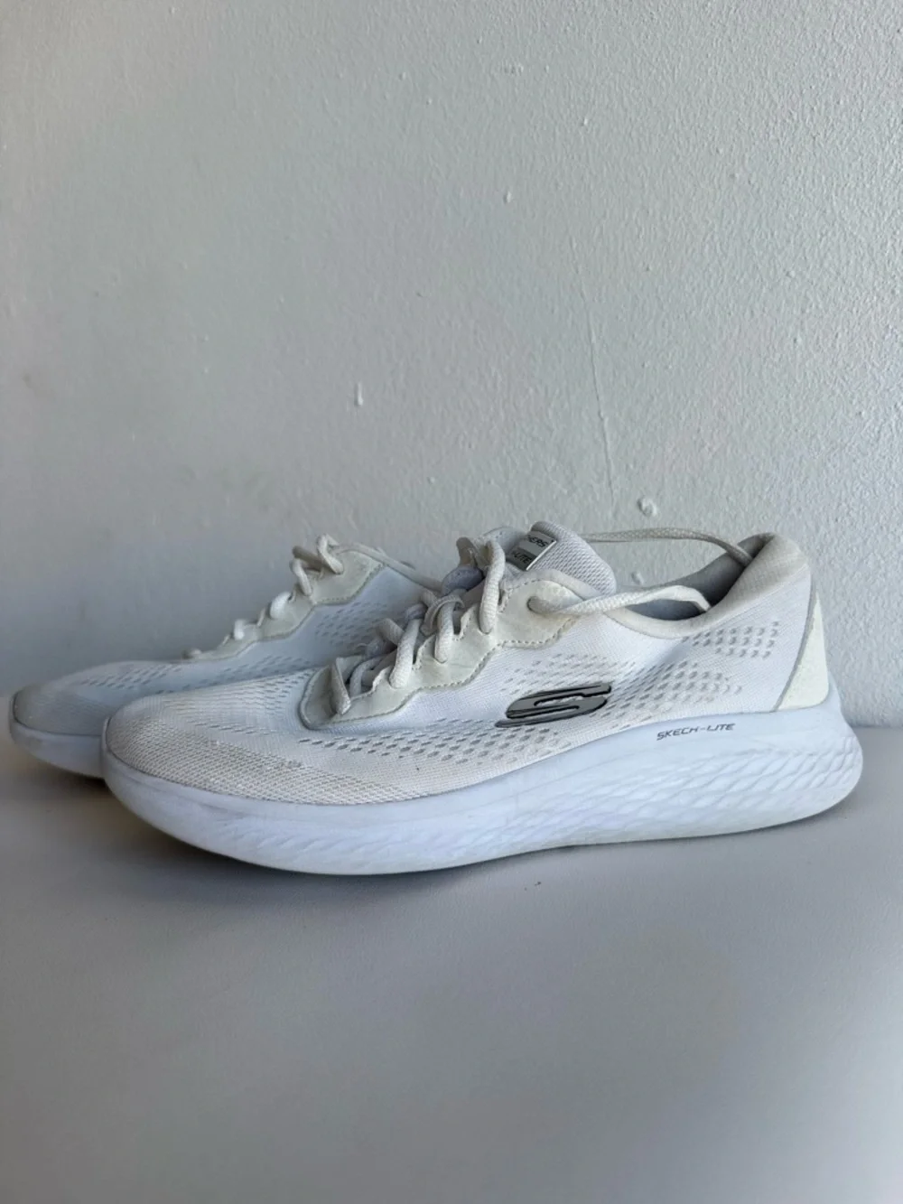 Skechers Skech-Lite White Mesh Running Sneakers‎ Women Size 8.5 Athletic